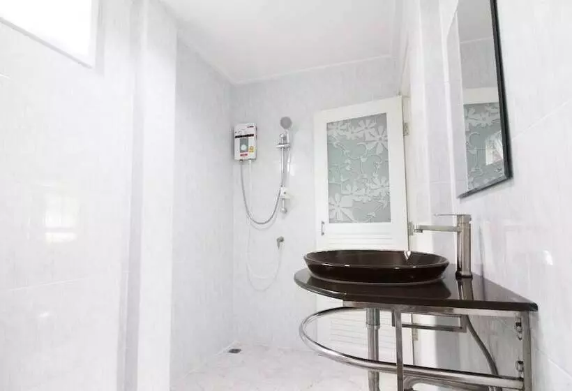 ペンション Room In Guest Room   Baan Khunphiphit Homestay No3370