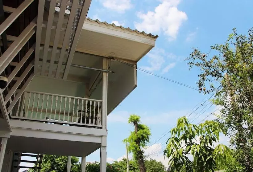 ペンション Room In Guest Room   Baan Khunphiphit Homestay