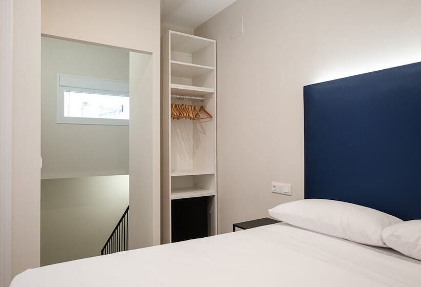 پانسیون Sevilla Dostorres