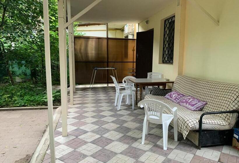 студия у моря французский бульвар