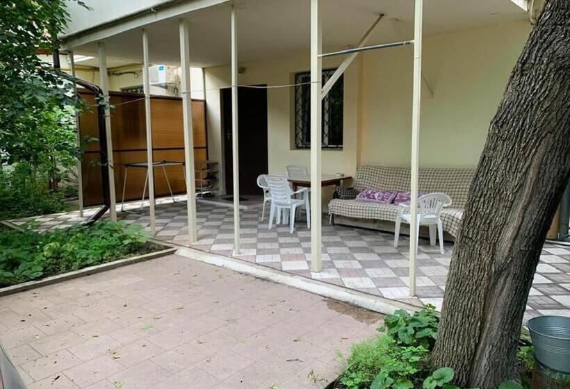 студия у моря французский бульвар