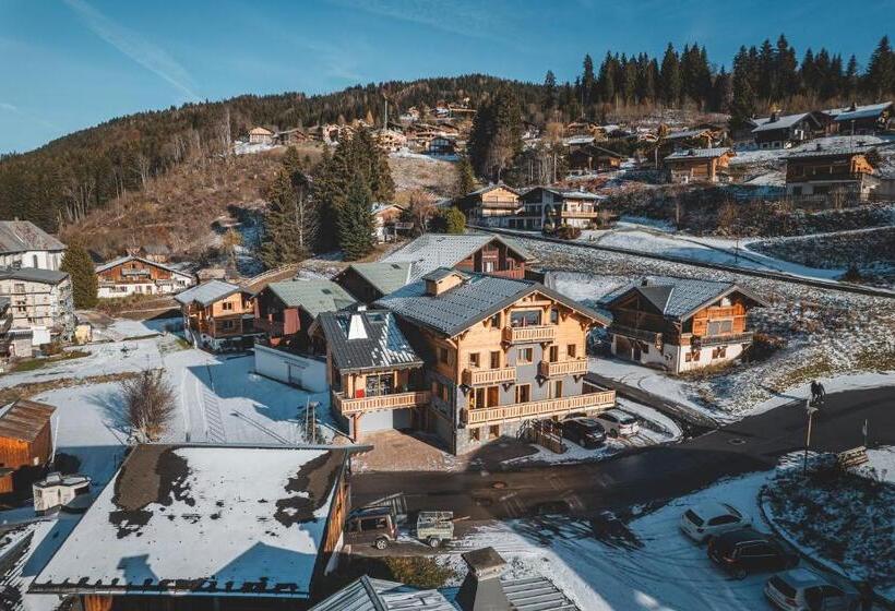 تختخواب و صبحانه Chalet Charming B And B