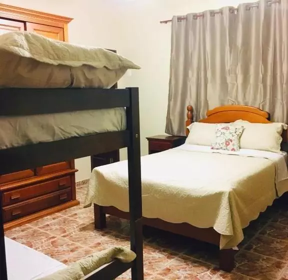 تختخواب و صبحانه Hostel Dos Gringos