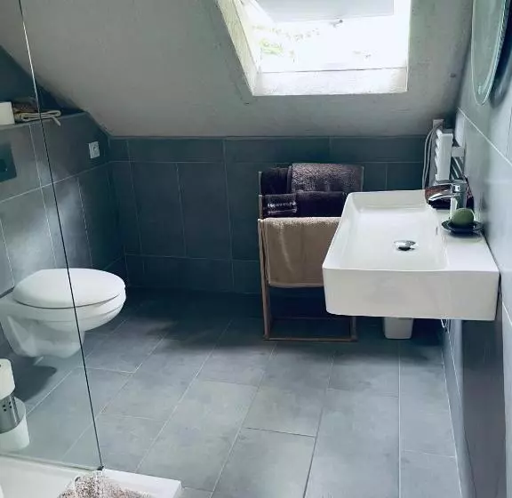 Aamiaismajoitus (B&B) Studio Au Bord De La Forêt De Perseigne