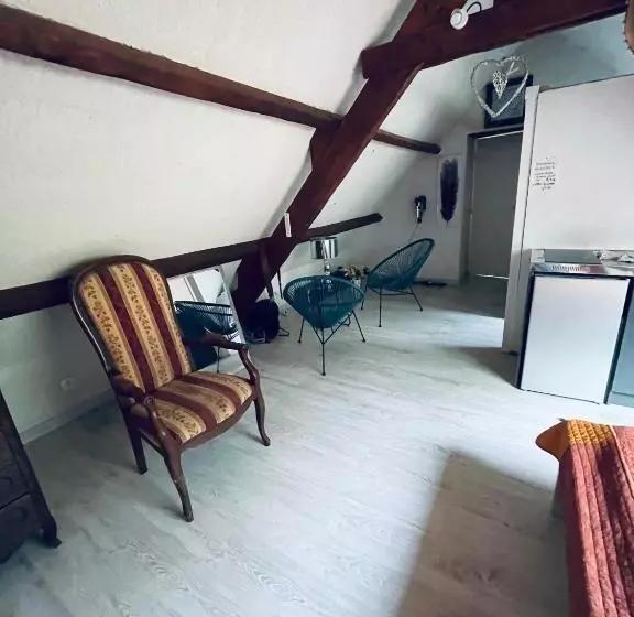 Aamiaismajoitus (B&B) Studio Au Bord De La Forêt De Perseigne