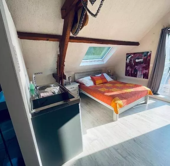 Aamiaismajoitus (B&B) Studio Au Bord De La Forêt De Perseigne