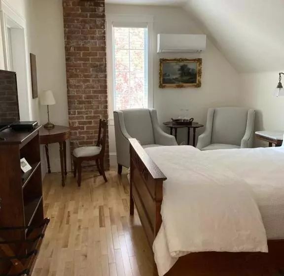 Aamiaismajoitus (B&B) The Red House Fredericton