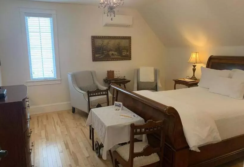 Aamiaismajoitus (B&B) The Red House Fredericton