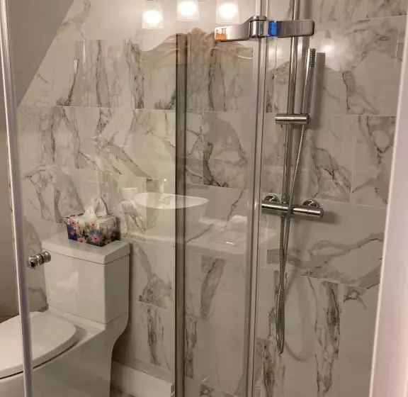 Aamiaismajoitus (B&B) The Red House Fredericton