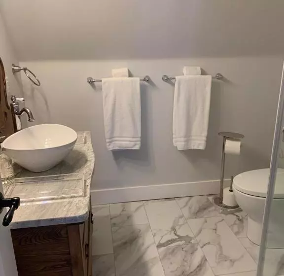 Aamiaismajoitus (B&B) The Red House Fredericton