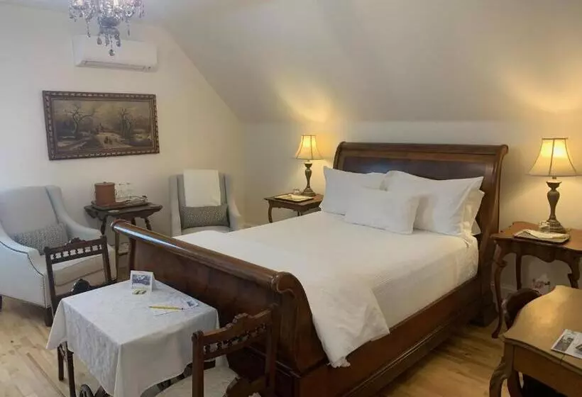 Aamiaismajoitus (B&B) The Red House Fredericton