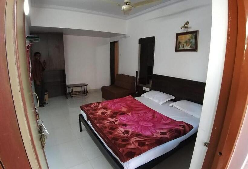 هتل Ajinkya Niwas