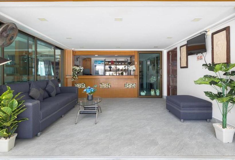 هتل Bevans Place Karon