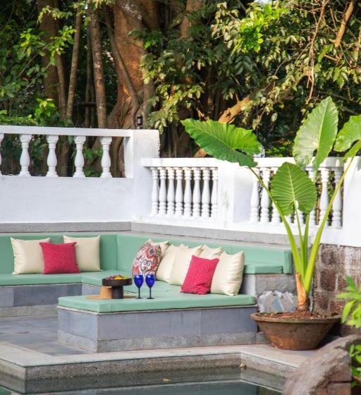 Hotelli Lamrin Ucassaim Goa A 18th Century Portuguese Villa