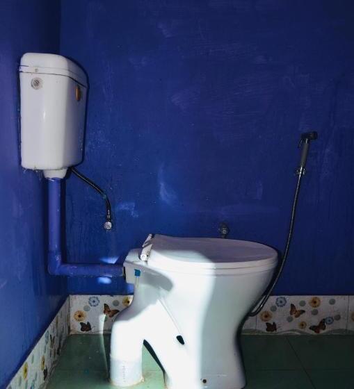 فندق Merak Cafe & Stay