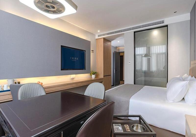 Lanou Hotel Qianjiang High Speed Railway Station Lobster City