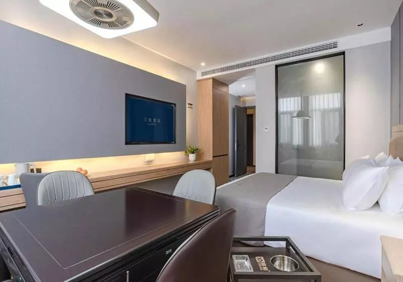Lanou Hotel Qianjiang High Speed Railway Station Lobster City