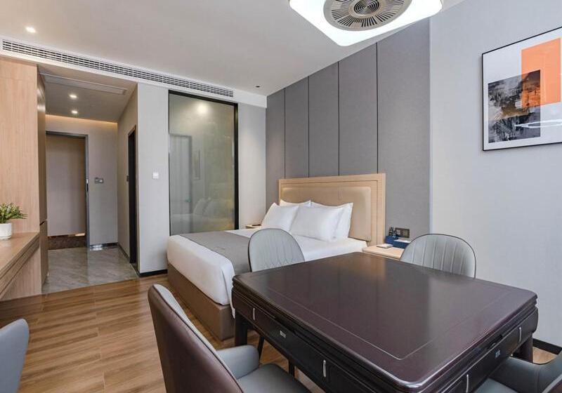 Lanou Hotel Qianjiang High Speed Railway Station Lobster City