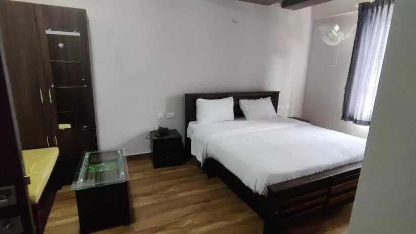 Oyo Flagship Hotel Sai Aliyar
