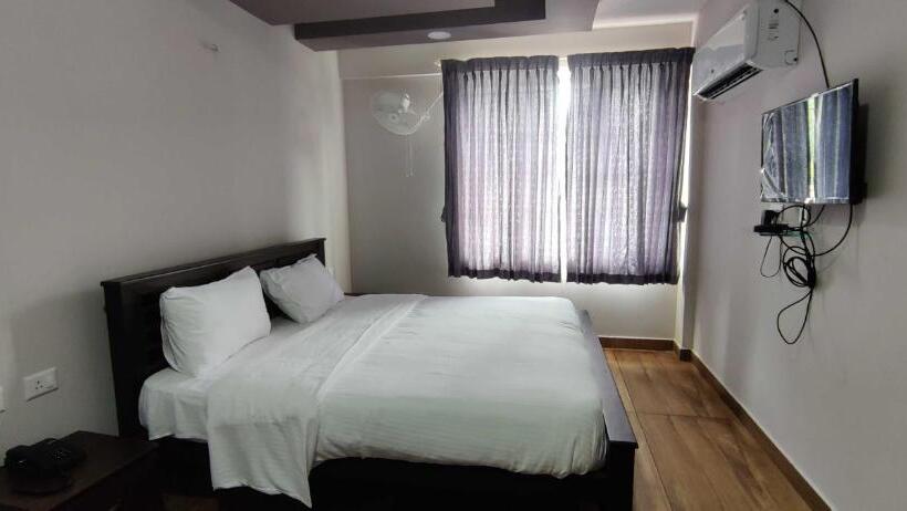 Oyo Flagship Hotel Sai Aliyar