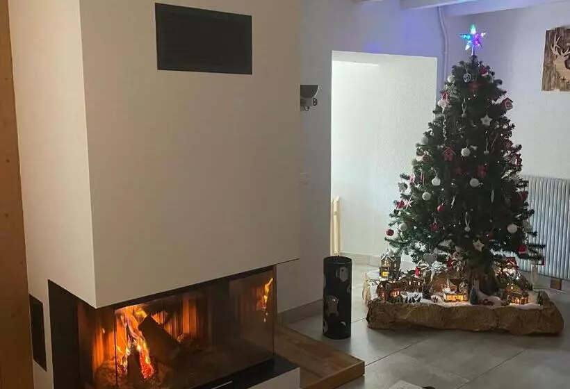 ペンション Maison Montagnarde Chaleureuse Avec Services, Randonnées Et Vue Imprenable à Ventron   Fr 1 589 567