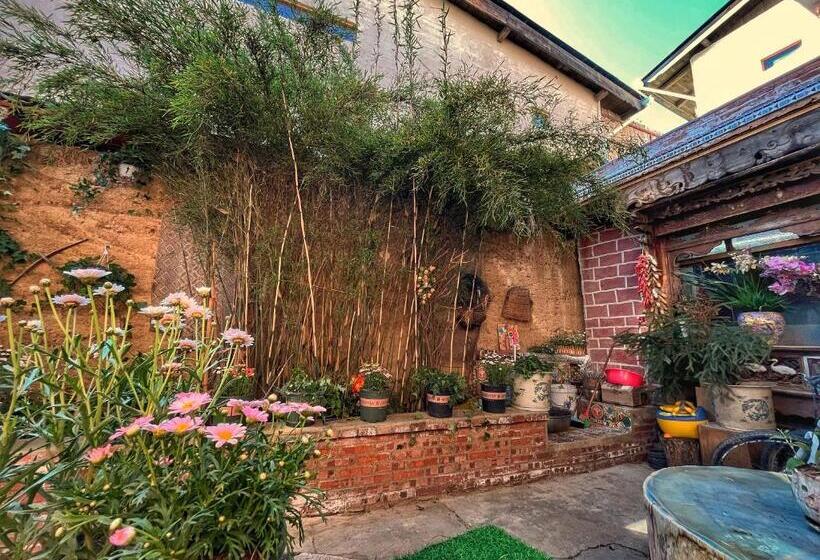 Tavern Hostel仁和客栈