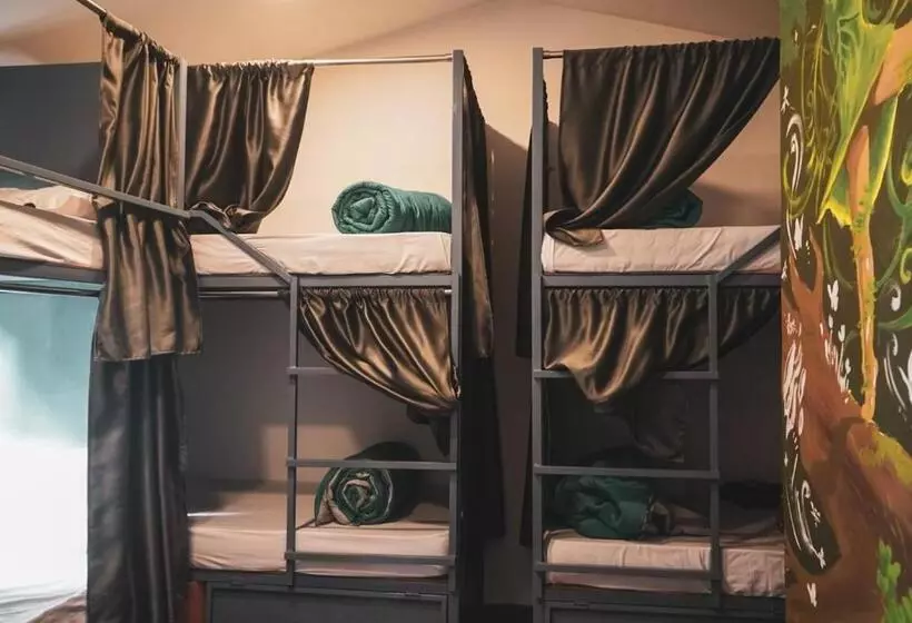 12 Monks Hostel