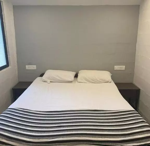 12 Monks Hostel