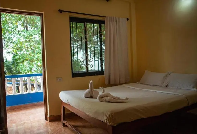 12 Monks Hostel