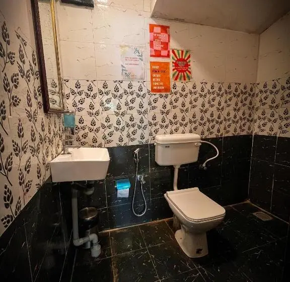 12 Monks Hostel