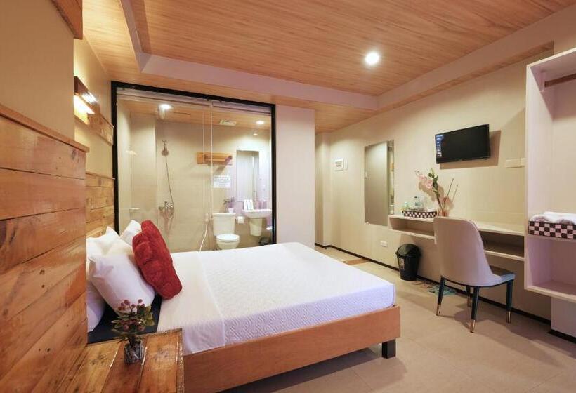 Hostel Ghiellaniqa Inn