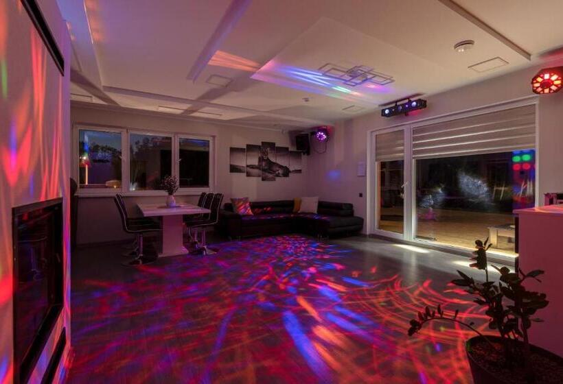 تختخواب و صبحانه Ojakalda Puhkekeskus