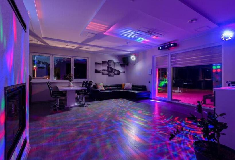 تختخواب و صبحانه Ojakalda Puhkekeskus