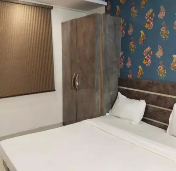 Collection O 80999e Hotel Stay