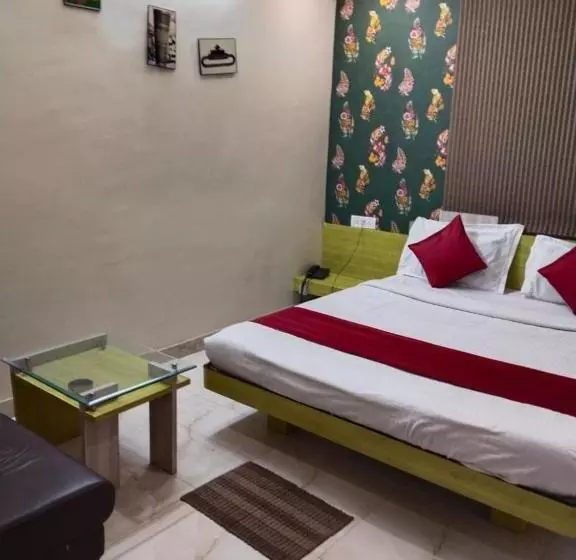 Collection O 80999e Hotel Stay