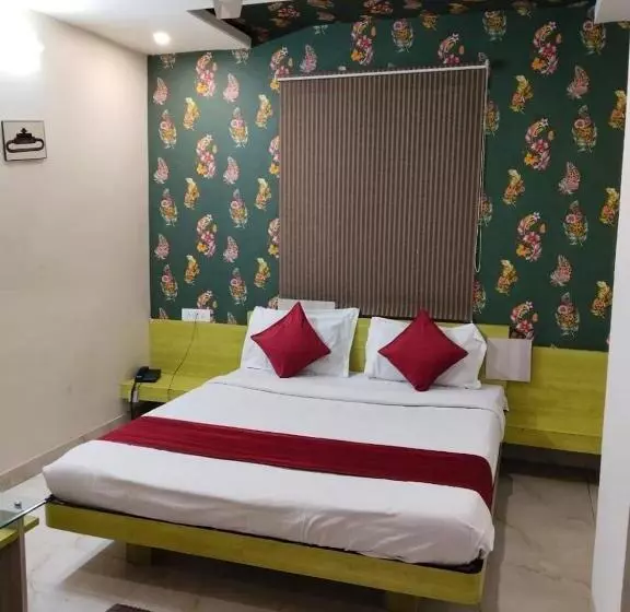 Collection O 80999e Hotel Stay
