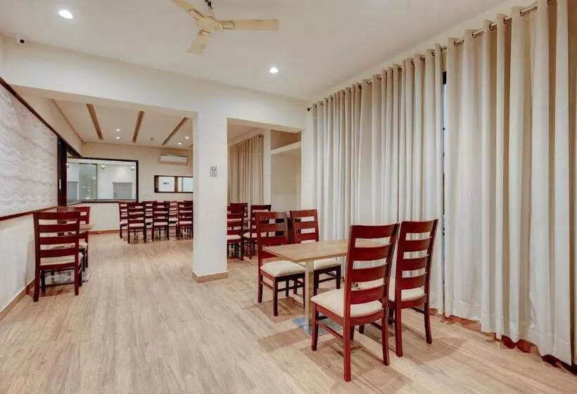 Super Collection O Ovel Hotel Grand