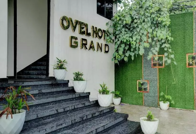 Super Collection O Ovel Hotel Grand