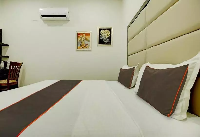 Super Collection O Ovel Hotel Grand