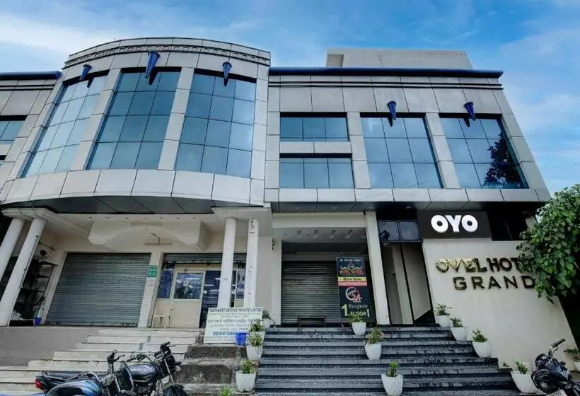 Super Collection O Ovel Hotel Grand
