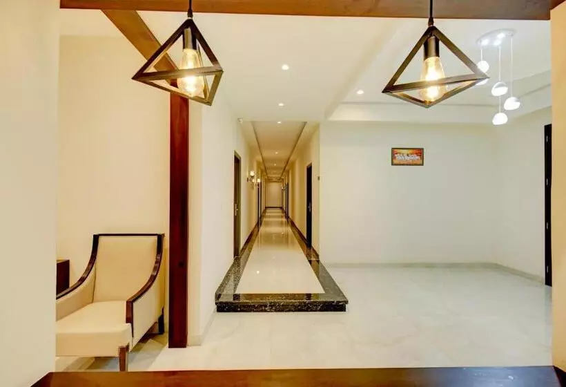 Super Collection O Ovel Hotel Grand