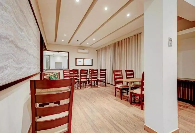 Super Collection O Ovel Hotel Grand