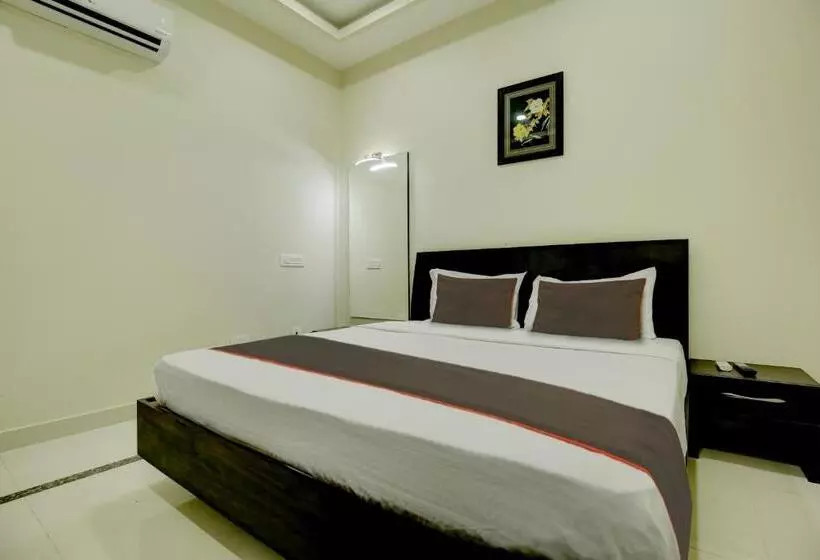 Super Collection O Ovel Hotel Grand