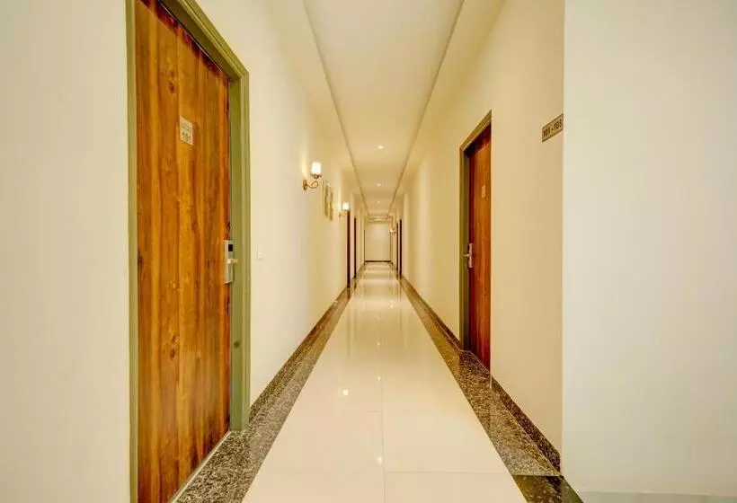 Super Collection O Ovel Hotel Grand
