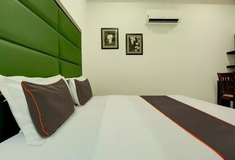 Super Collection O Ovel Hotel Grand