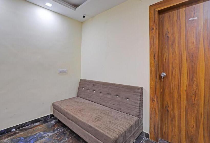 Flagship Hotel Angan