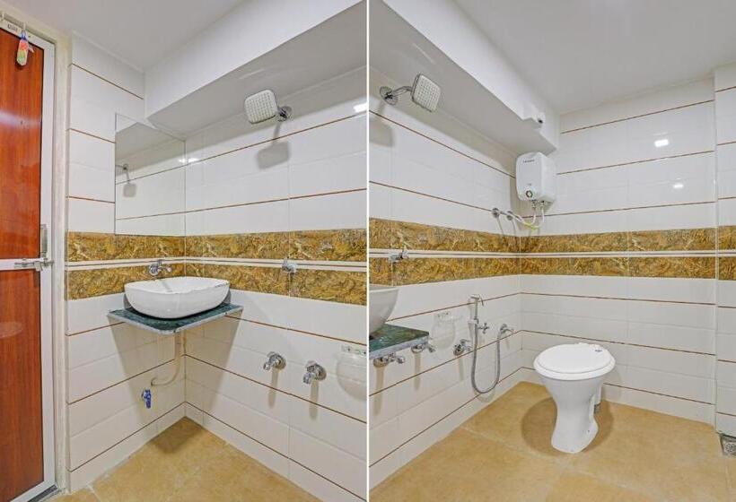 Flagship Hotel Angan