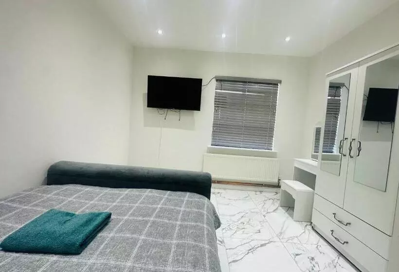ホテル Knightsbridge Court
