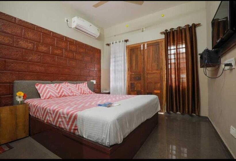 Hotel Oyo River View Resort