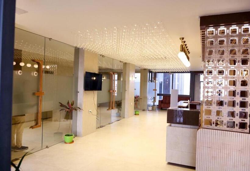 Отель Sweettime Restaurant And Banquet